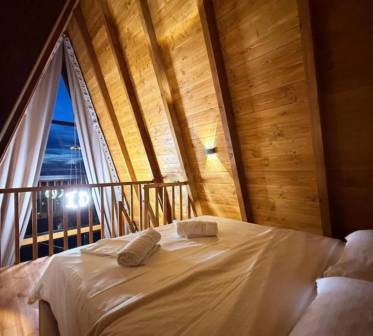 Azalea 2, Cozy Wooden Villa Tirana Albania